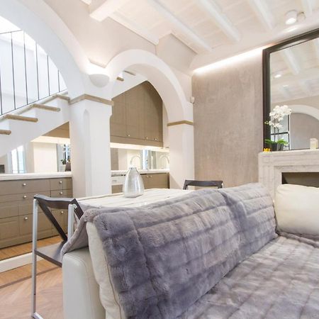 Elegante E Completamente Arredato Apt In Duomo Милан Экстерьер фото