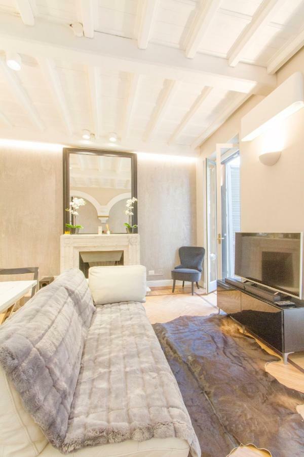 Elegante E Completamente Arredato Apt In Duomo Милан Экстерьер фото