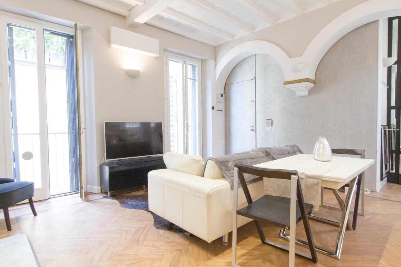 Elegante E Completamente Arredato Apt In Duomo Милан Экстерьер фото