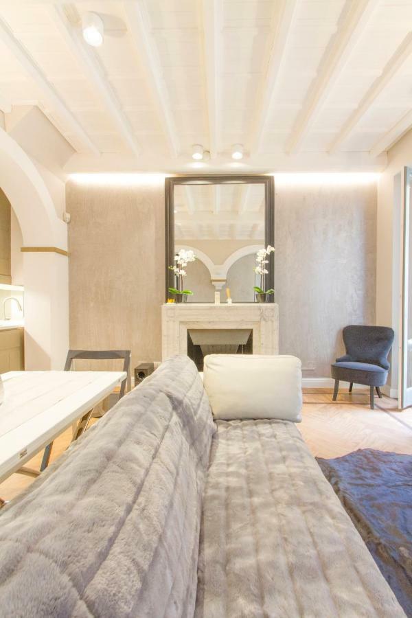 Elegante E Completamente Arredato Apt In Duomo Милан Экстерьер фото
