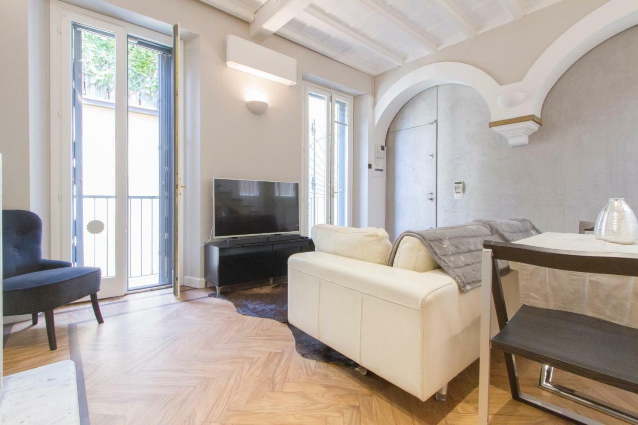Elegante E Completamente Arredato Apt In Duomo Милан Экстерьер фото